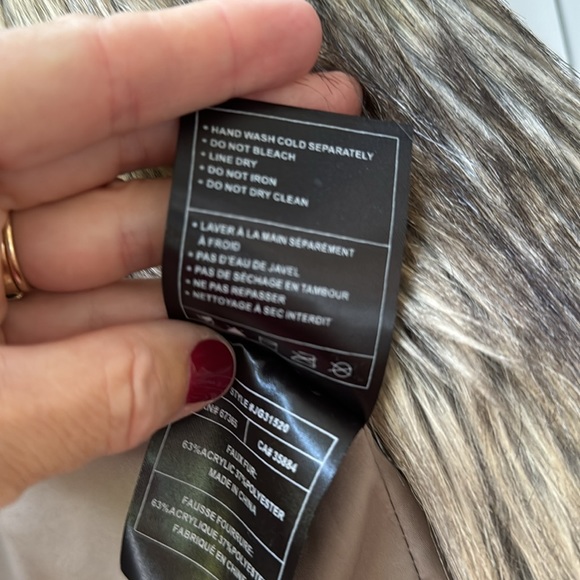 Jack by BB Dakota Tan Cropped Fur Vest Size small - Picture 9 of 9